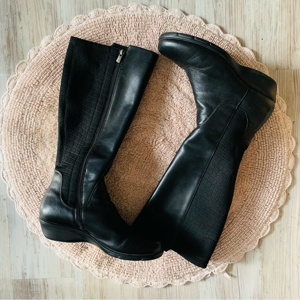 Black Knee-High Leather Women's Boots